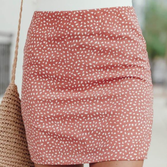 Pink Lily Boutique "BEST INTEREST AT HEART SPOTTED MAUVE SIDE SLIT SKIRT" - Picture 6 of 9